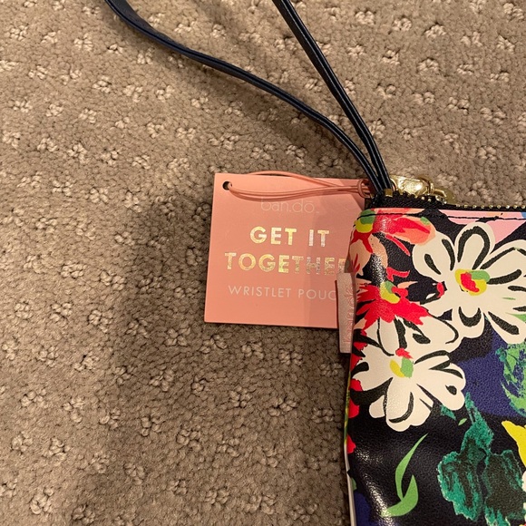 NWT Ban.do Get it Together Wristlet Pouch - Flower shop - Picture 2 of 9